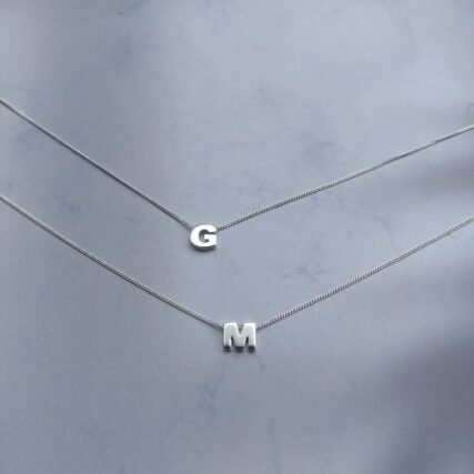 Collar Inicial Sencilla